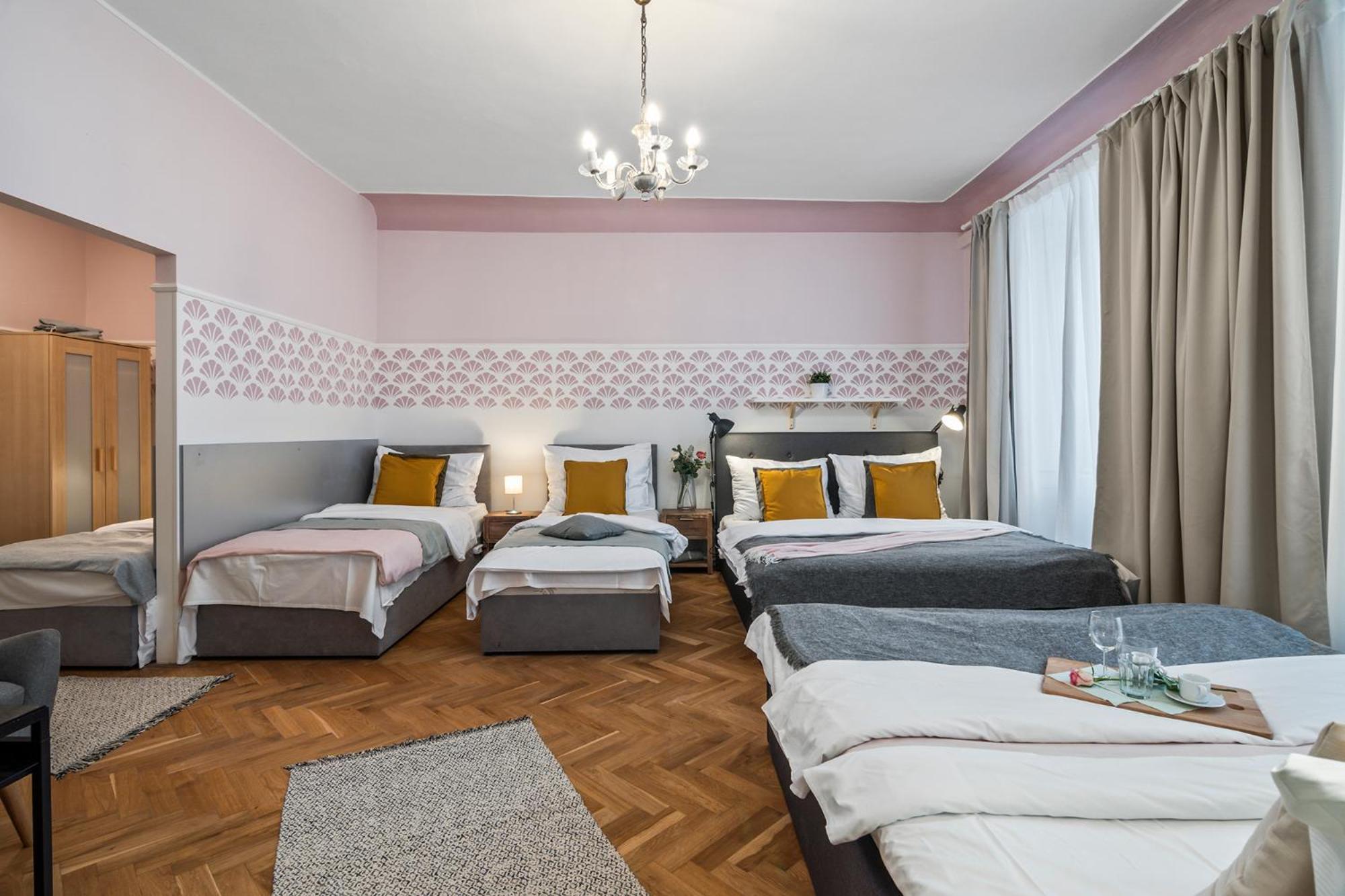 Charles Bridge Historical Apts By Michal&Friends Прага Екстер'єр фото